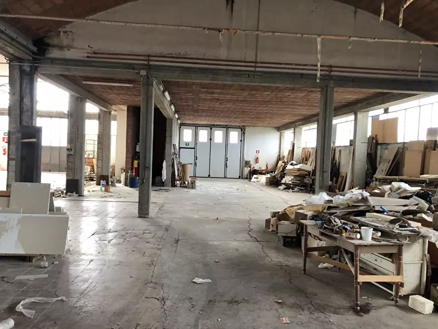 Immagine 21 di Attività artigianale in vendita  a Ponsacco