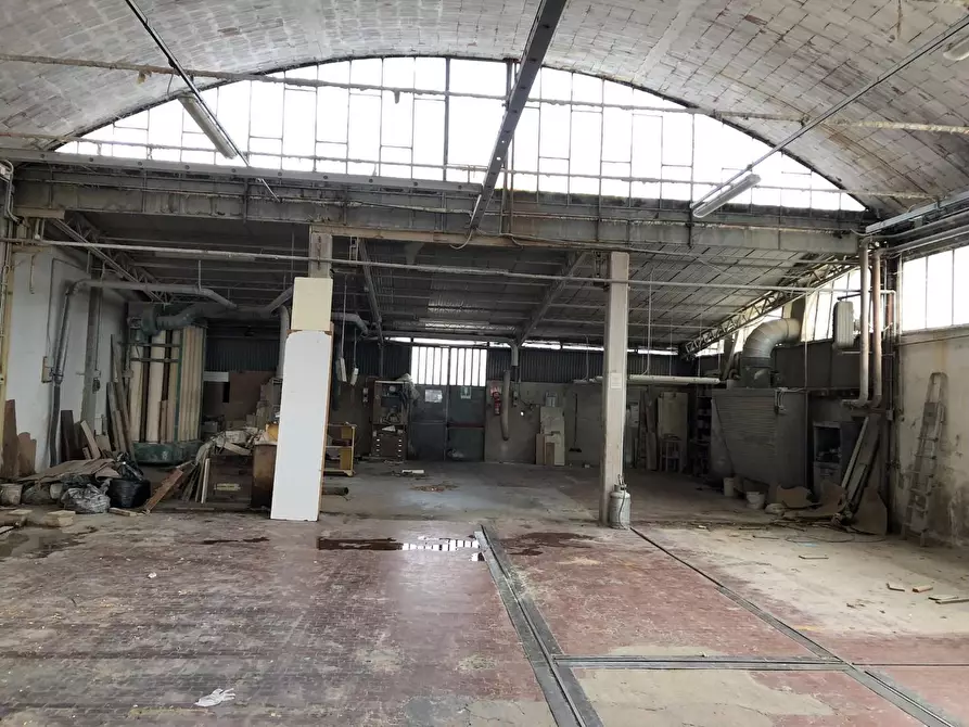 Immagine 23 di Attività artigianale in vendita  a Ponsacco