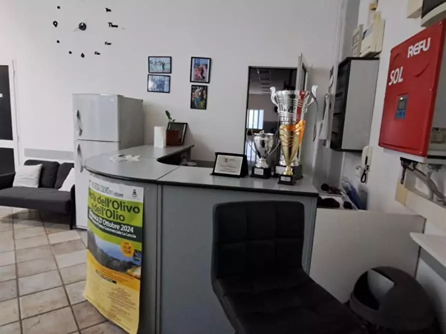 Immagine 12 di Capannone industriale in vendita  a Livorno