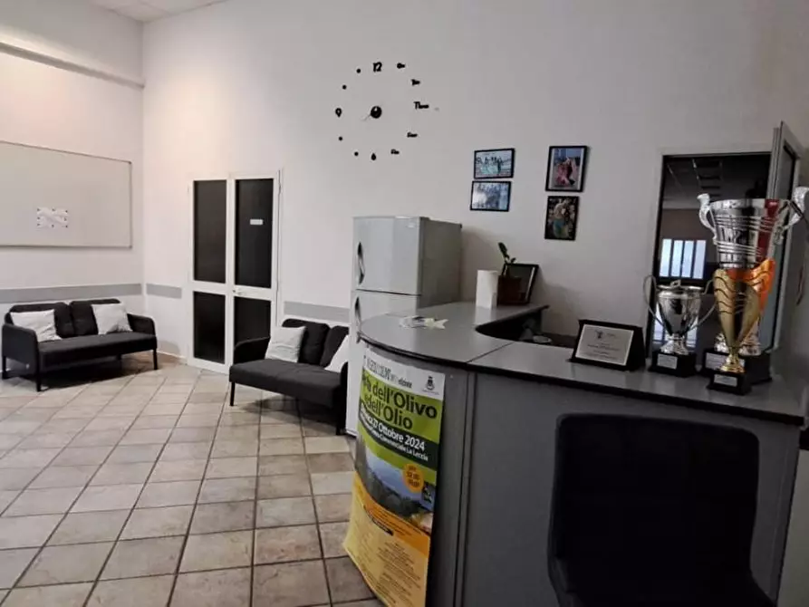 Immagine 11 di Capannone industriale in vendita  a Livorno