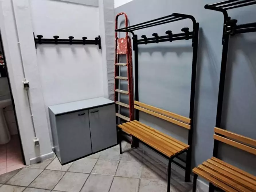 Immagine 10 di Capannone industriale in vendita  a Livorno