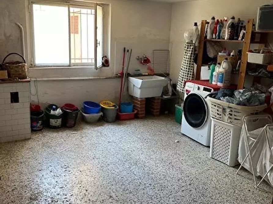 Immagine 30 di Villa in vendita  a Capraia E Limite