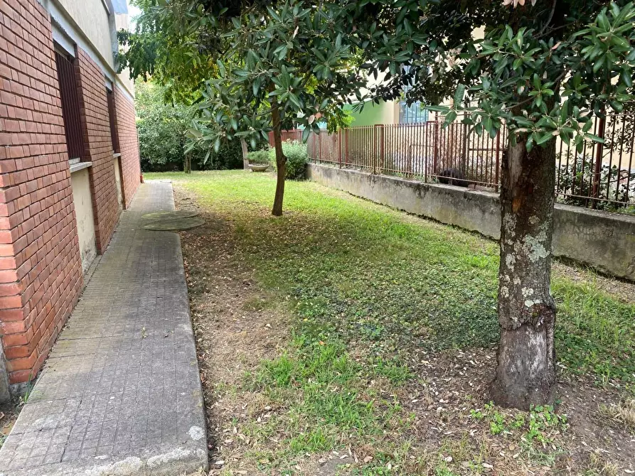 Immagine 17 di Villa in vendita  a Capraia E Limite