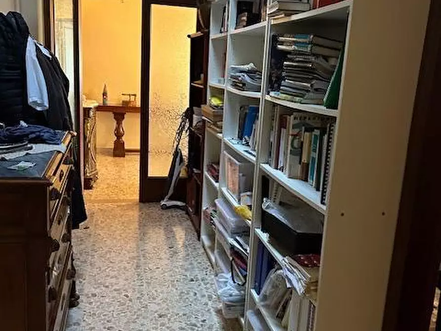 Immagine 34 di Villa in vendita  a Capraia E Limite