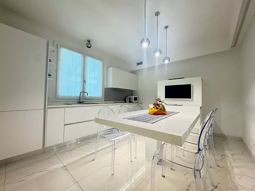 Immagine 1 di Casa bifamiliare in affitto  a Forte Dei Marmi