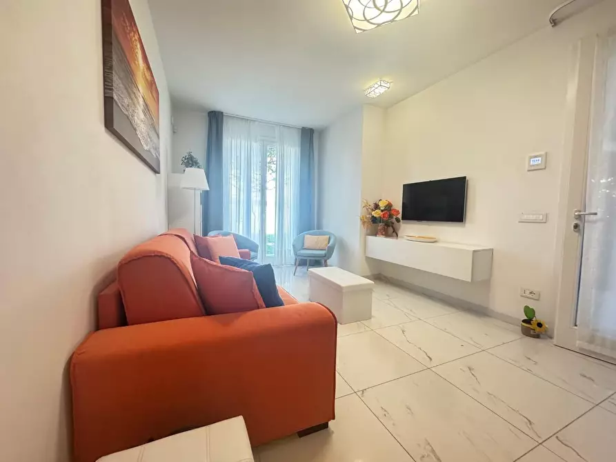 Immagine 5 di Casa bifamiliare in affitto  a Forte Dei Marmi