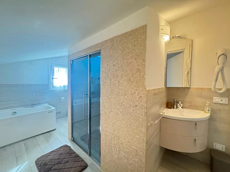 Immagine 18 di Casa bifamiliare in affitto  a Forte Dei Marmi