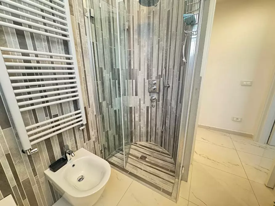 Immagine 10 di Casa bifamiliare in affitto  a Forte Dei Marmi