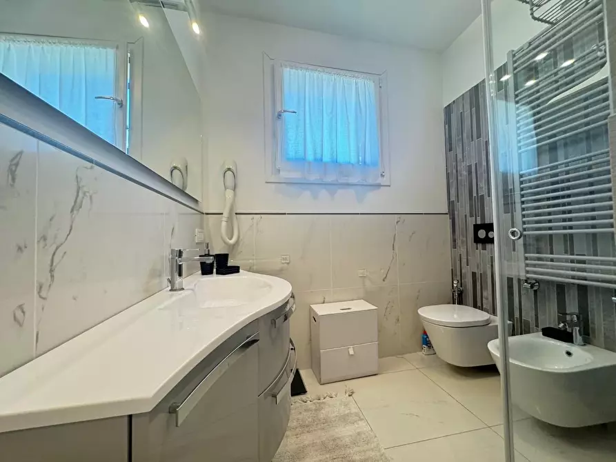 Immagine 9 di Casa bifamiliare in affitto  a Forte Dei Marmi