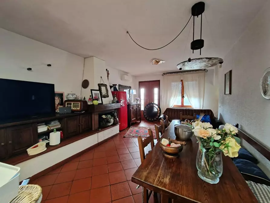 Immagine 10 di Villetta a schiera in vendita  a Crespina Lorenzana