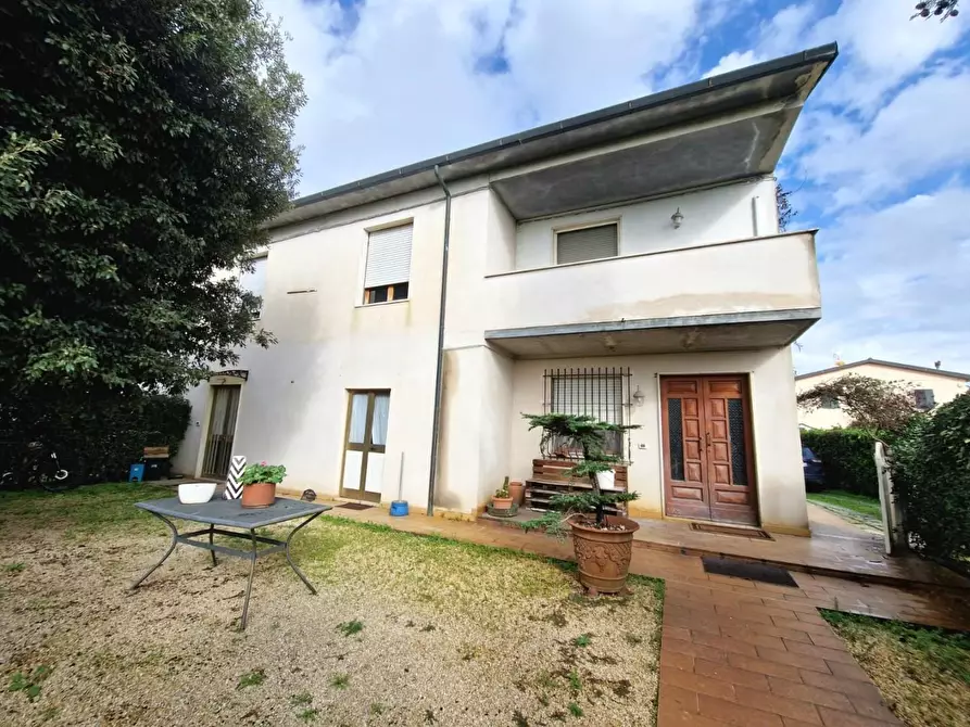 Immagine 2 di Villetta a schiera in vendita  a Crespina Lorenzana