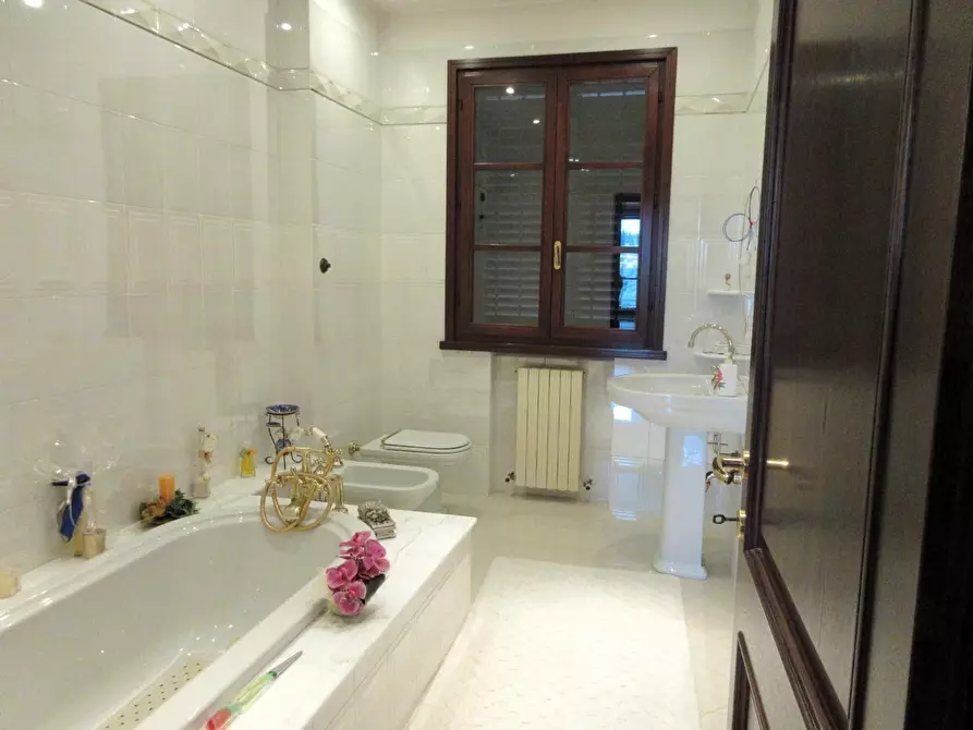 Immagine 10 di Villa in vendita  a Cerreto Guidi