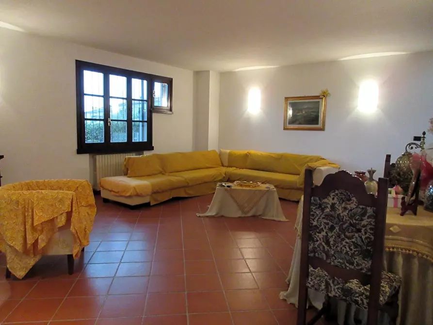 Immagine 4 di Villa in vendita  a Cerreto Guidi
