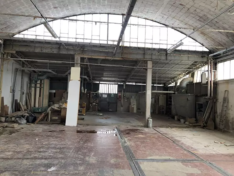 Immagine 15 di Capannone industriale in affitto  a Ponsacco