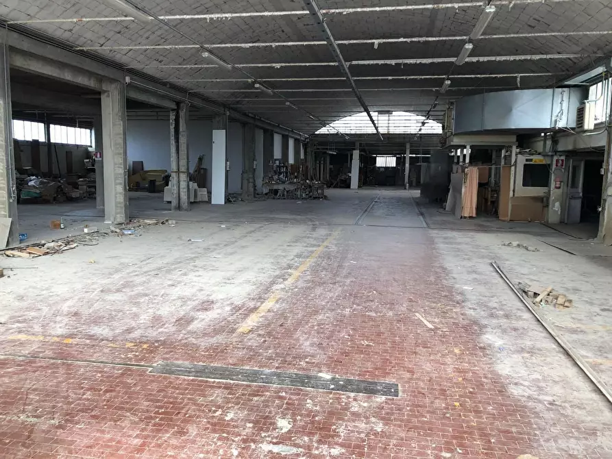 Immagine 9 di Capannone industriale in affitto  a Ponsacco
