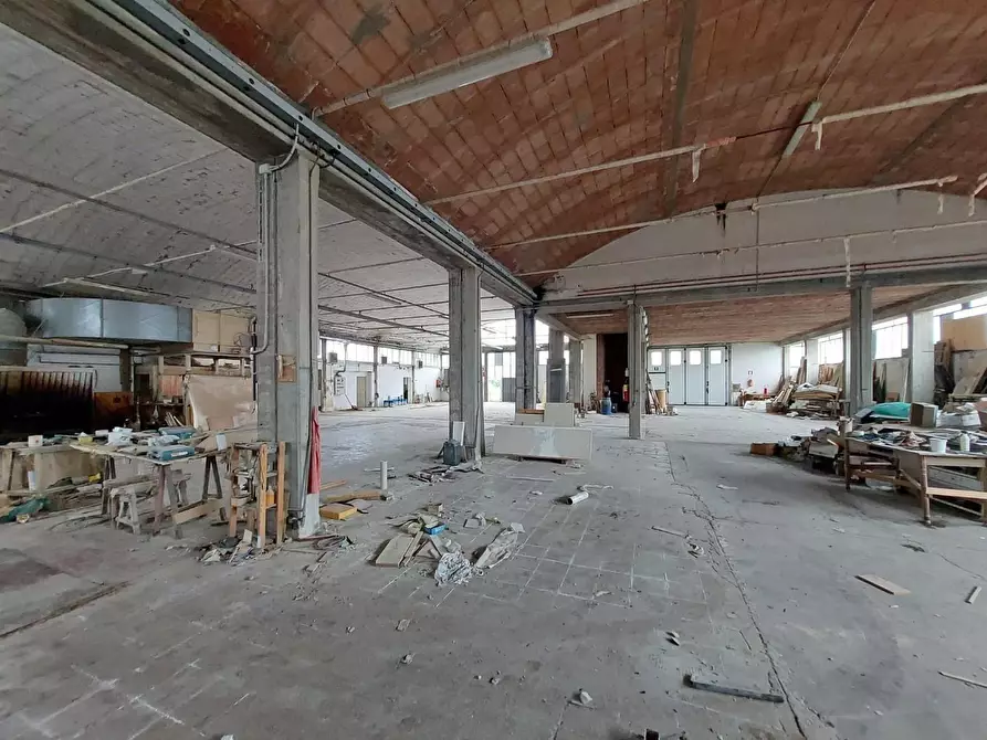 Immagine 23 di Capannone industriale in affitto  a Ponsacco