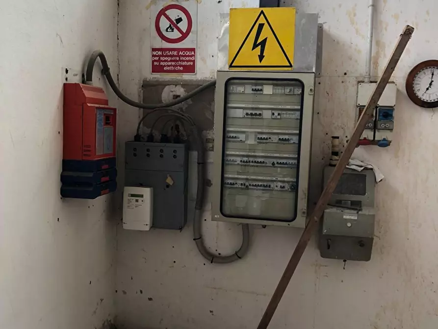 Immagine 30 di Capannone industriale in affitto  a Ponsacco