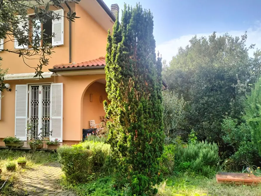 Immagine 3 di Villetta a schiera in vendita  a Livorno