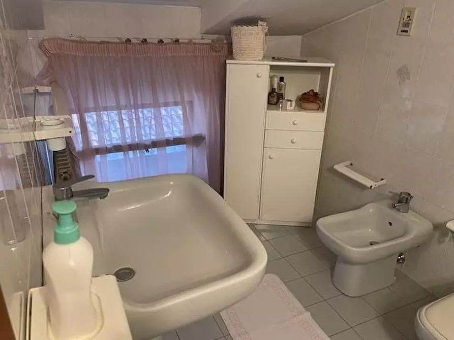 Immagine 61 di Casa semindipendente in vendita  a Massa