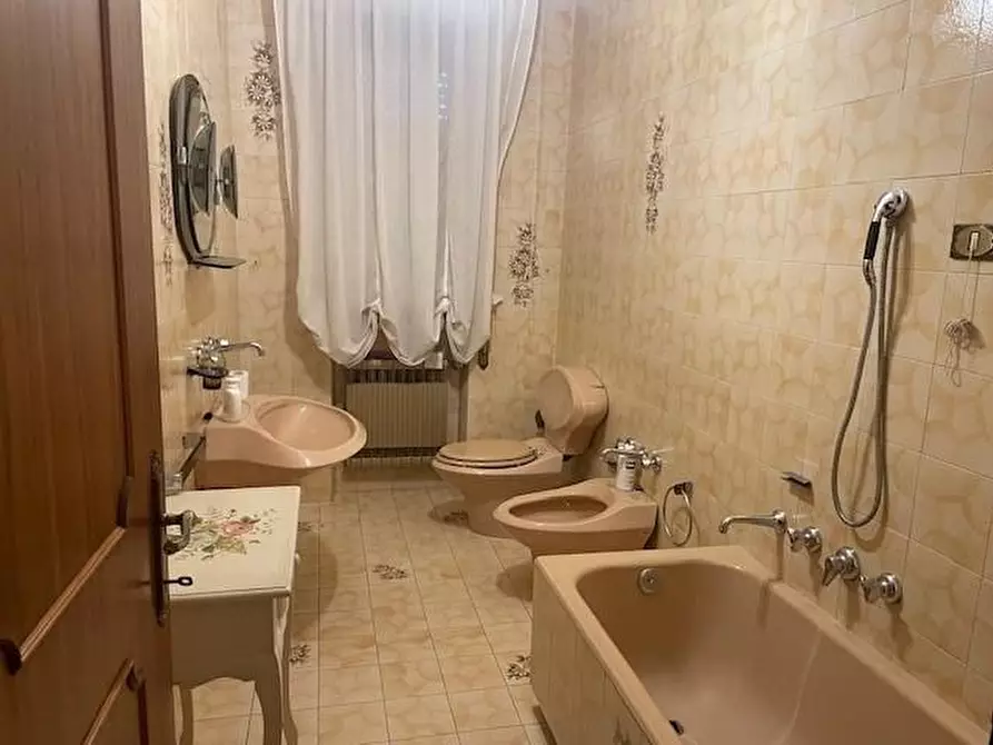 Immagine 23 di Casa semindipendente in vendita  a Massa