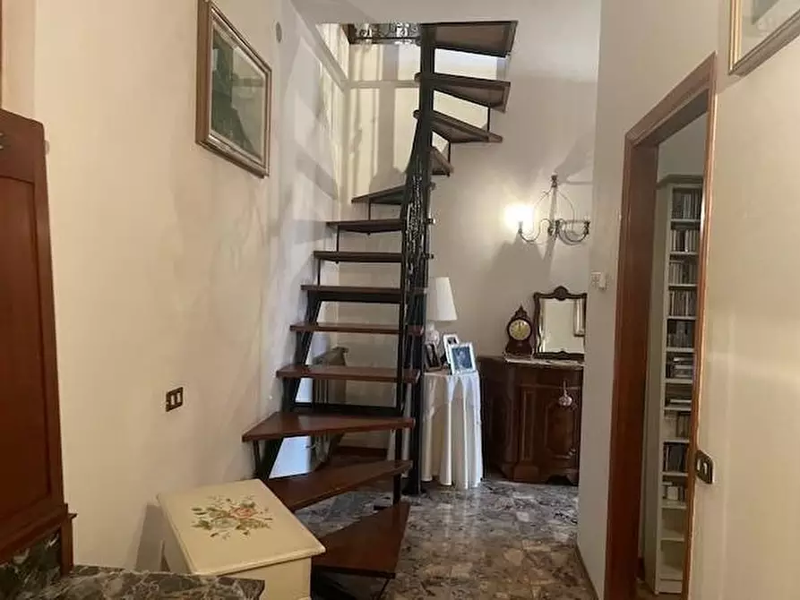 Immagine 28 di Casa semindipendente in vendita  a Massa