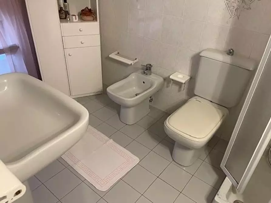 Immagine 60 di Casa semindipendente in vendita  a Massa