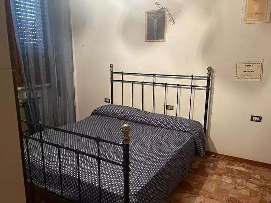 Immagine 12 di Casa semindipendente in vendita  a Massa