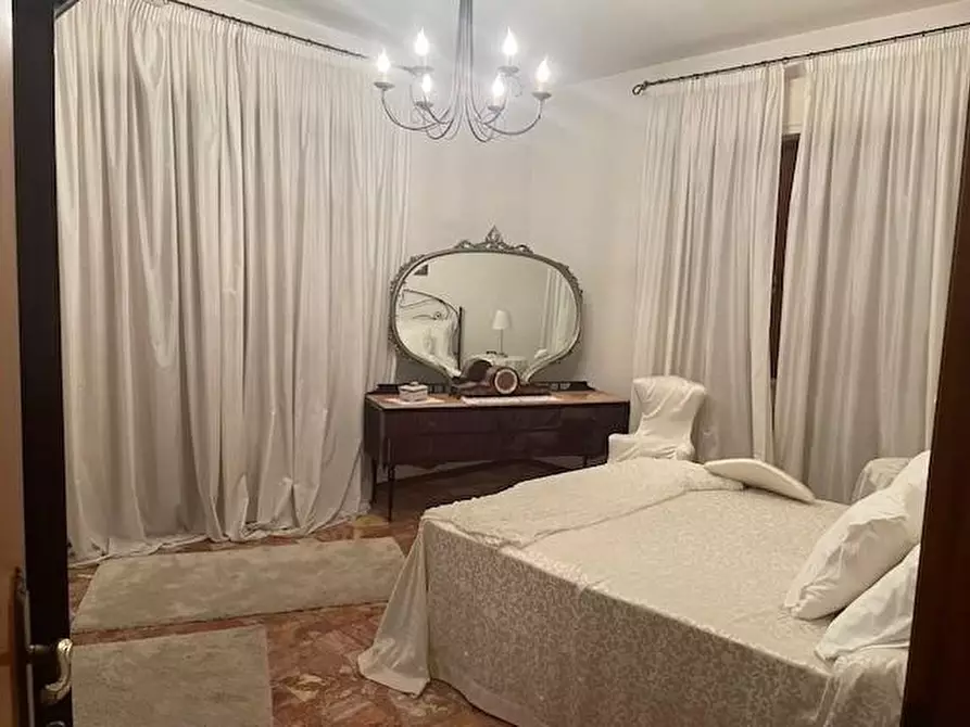 Immagine 16 di Casa semindipendente in vendita  a Massa