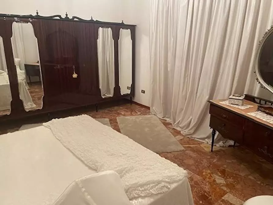 Immagine 19 di Casa semindipendente in vendita  a Massa
