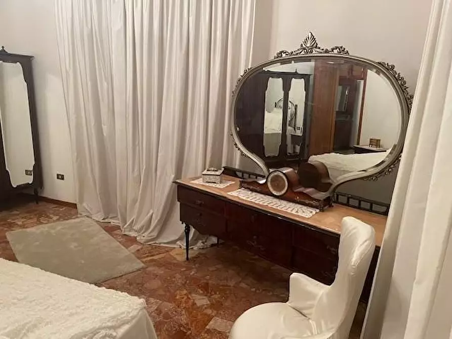 Immagine 20 di Casa semindipendente in vendita  a Massa