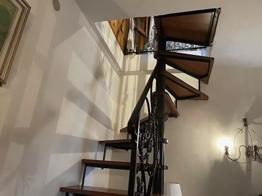 Immagine 29 di Casa semindipendente in vendita  a Massa