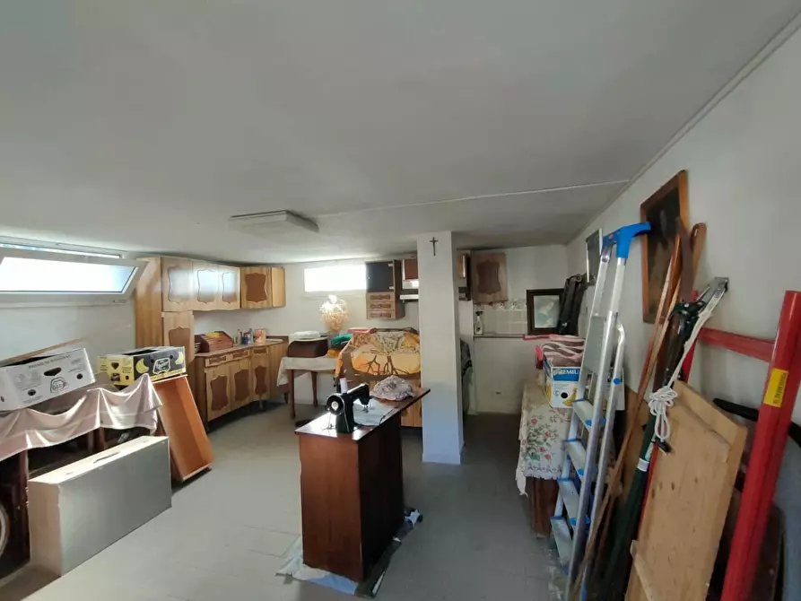 Immagine 9 di Porzione di casa in vendita  a Massa