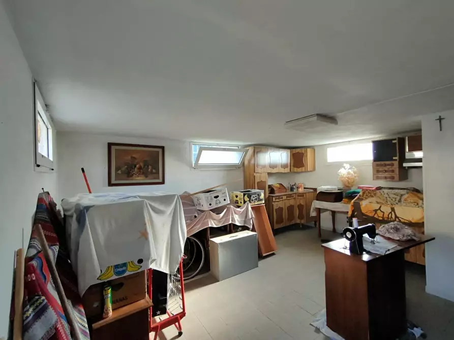 Immagine 10 di Porzione di casa in vendita  a Massa