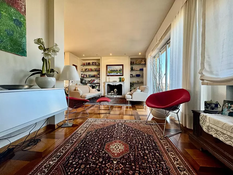 Immagine 12 di Mansarda in vendita  a Pontedera