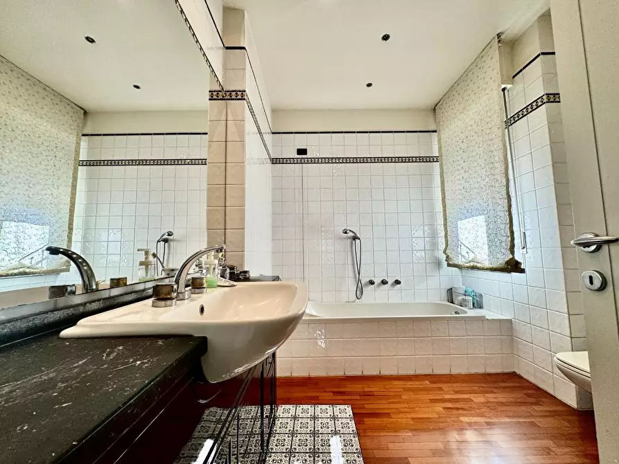 Immagine 29 di Mansarda in vendita  a Pontedera