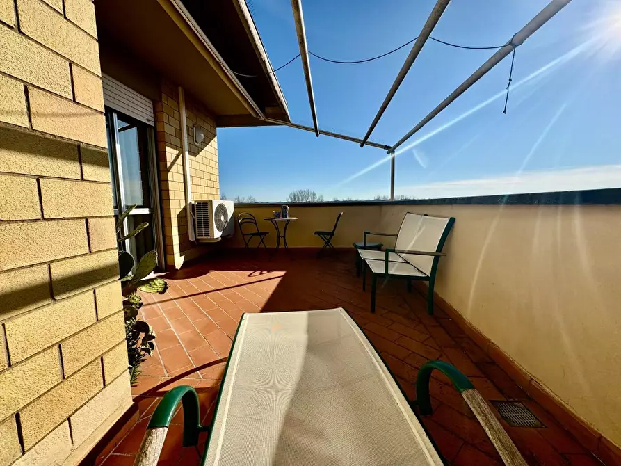 Immagine 2 di Mansarda in vendita  a Pontedera