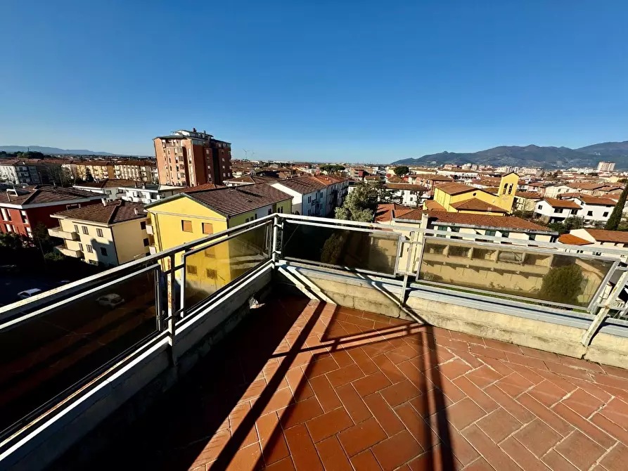 Immagine 21 di Mansarda in vendita  a Pontedera