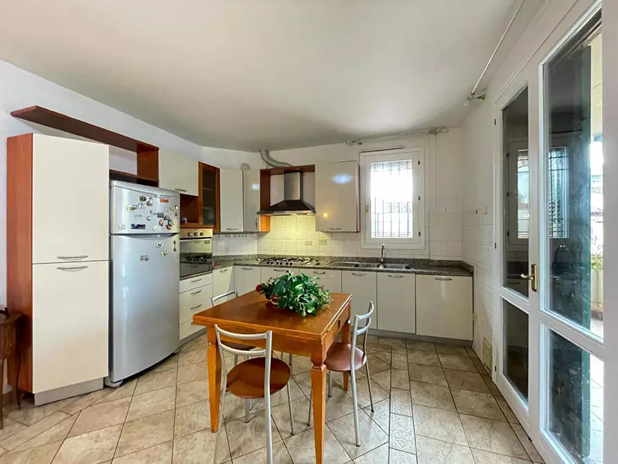 Immagine 17 di Appartamento in vendita  a Empoli