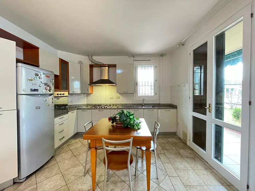 Immagine 18 di Appartamento in vendita  a Empoli