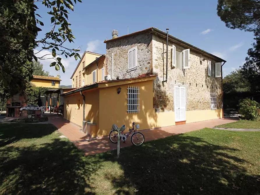 Immagine 31 di Casa colonica in vendita  a Vinci