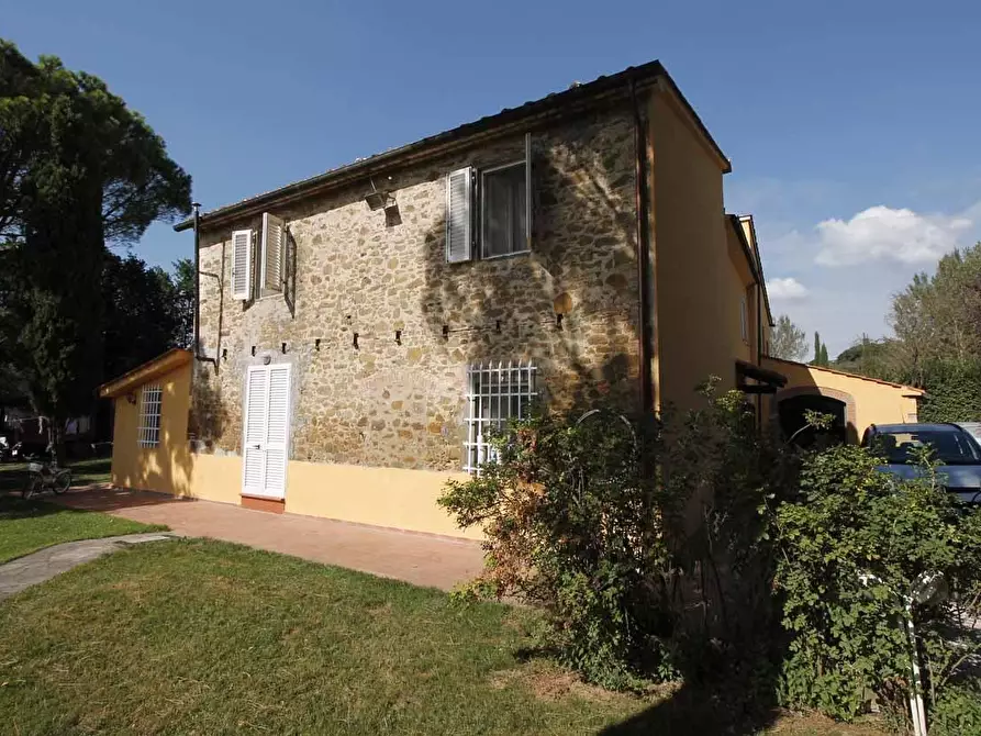 Immagine 32 di Casa colonica in vendita  a Vinci