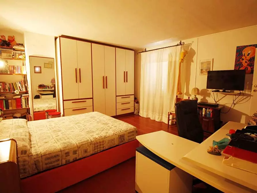 Immagine 20 di Casa colonica in vendita  a Vinci