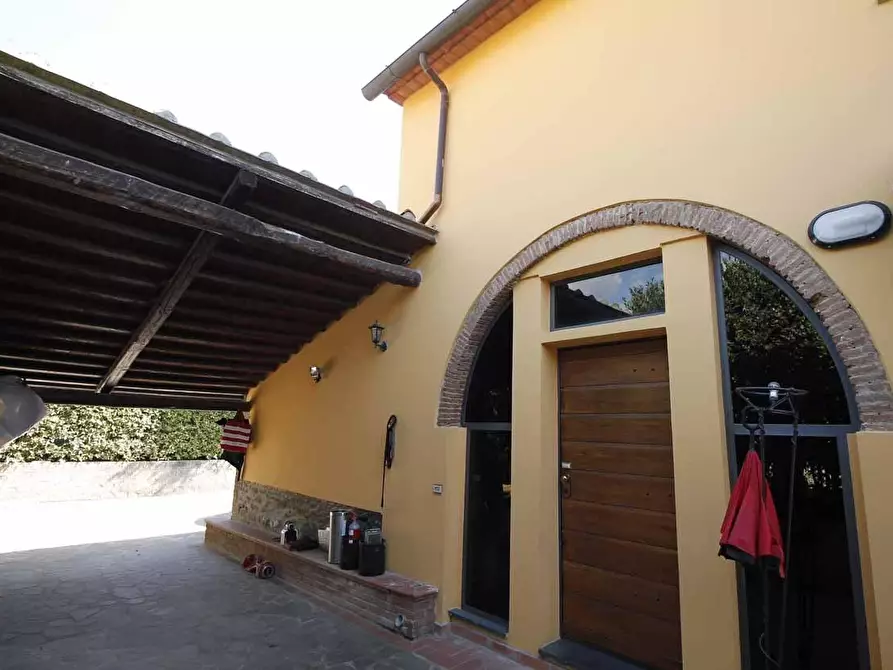 Immagine 19 di Casa colonica in vendita  a Vinci