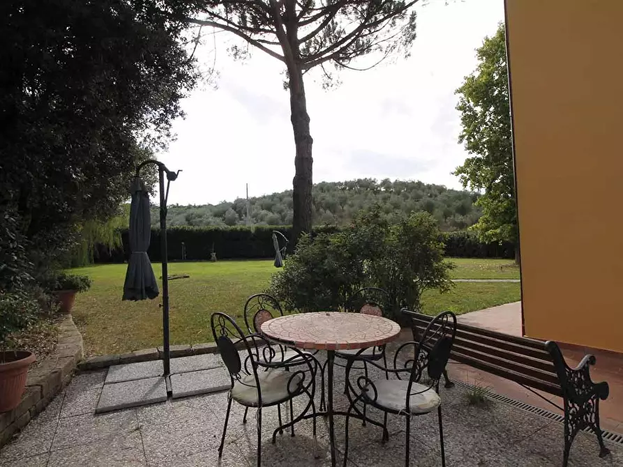 Immagine 29 di Casa colonica in vendita  a Vinci