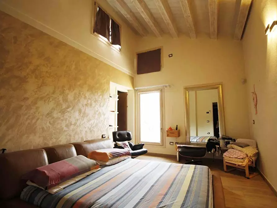 Immagine 17 di Casa colonica in vendita  a Vinci