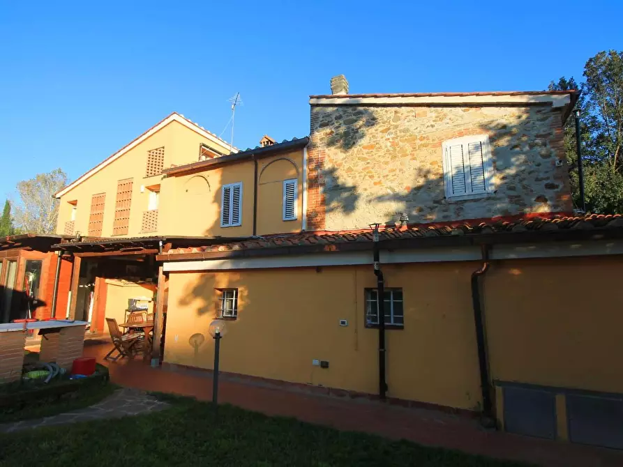 Immagine 50 di Casa colonica in vendita  a Vinci