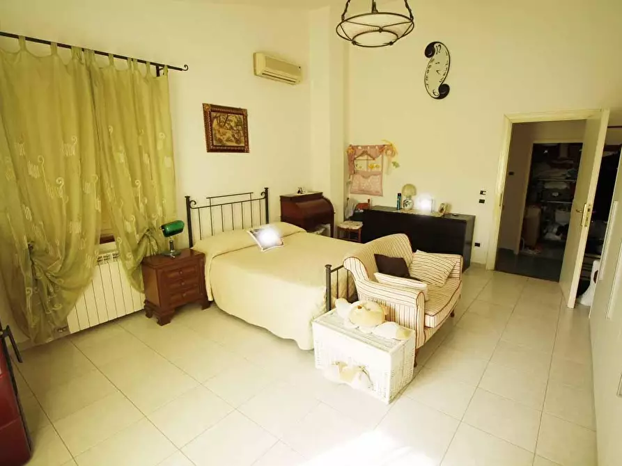 Immagine 16 di Casa colonica in vendita  a Vinci