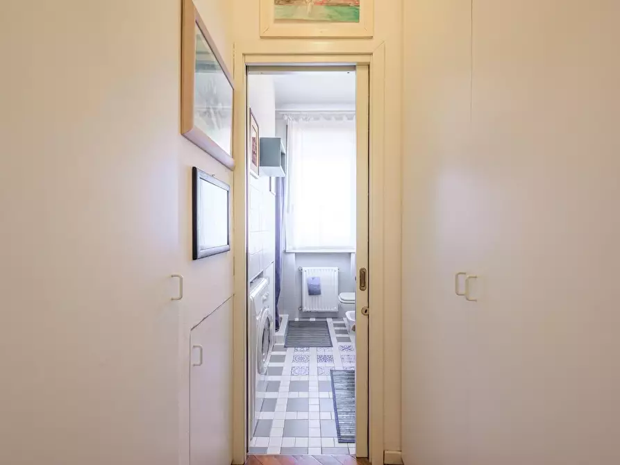 Immagine 9 di Mansarda in vendita  a Reggio Nell'emilia