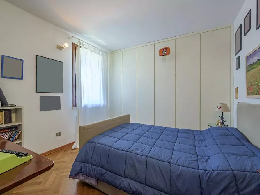 Immagine 21 di Mansarda in vendita  a Reggio Nell'emilia