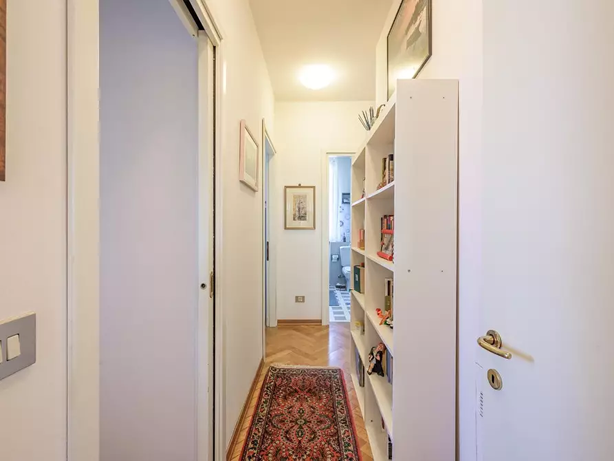 Immagine 8 di Mansarda in vendita  a Reggio Nell'emilia